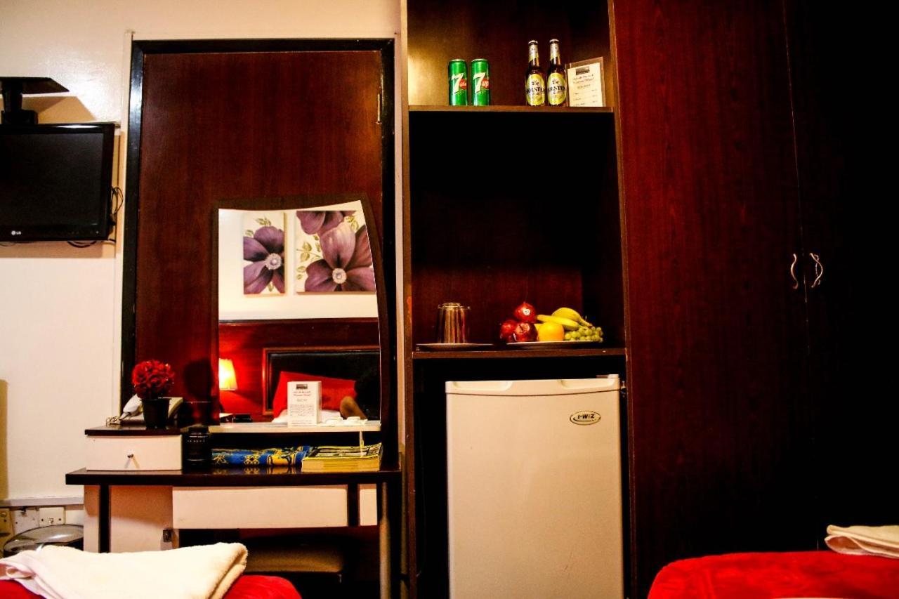 דובאי Karoon Hotel מראה חיצוני תמונה