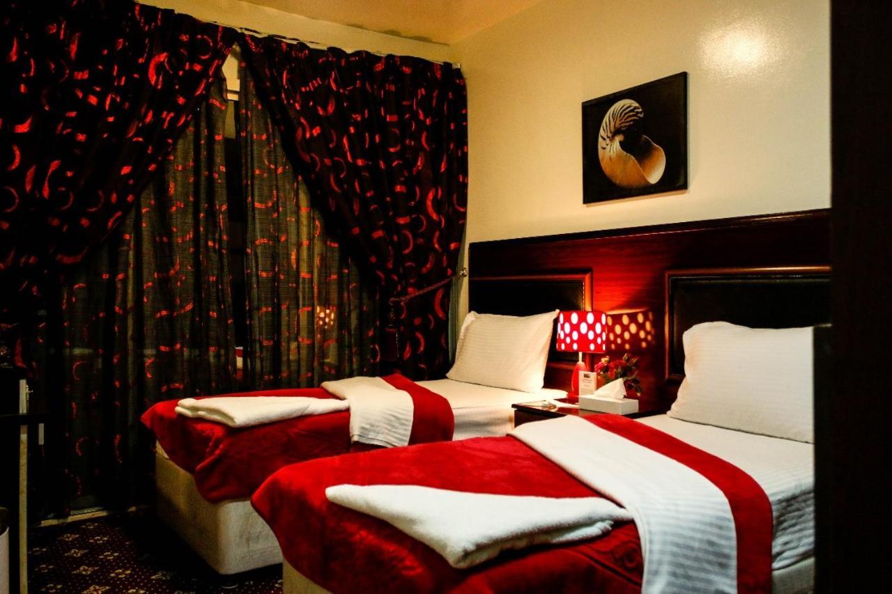 דובאי Karoon Hotel מראה חיצוני תמונה
